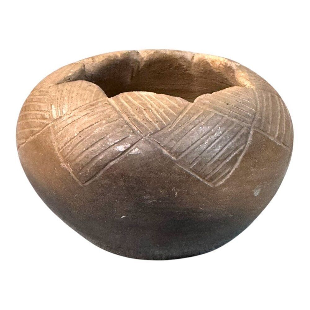 Native American Pottery Vase Chihuly ? Signed Seed Pot Carved Geometric Patterns